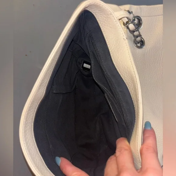 Chanel Authentic Hamptons Foldover Flap Bag Quilted Calfskin Tan Cream - Picture 5 of 14